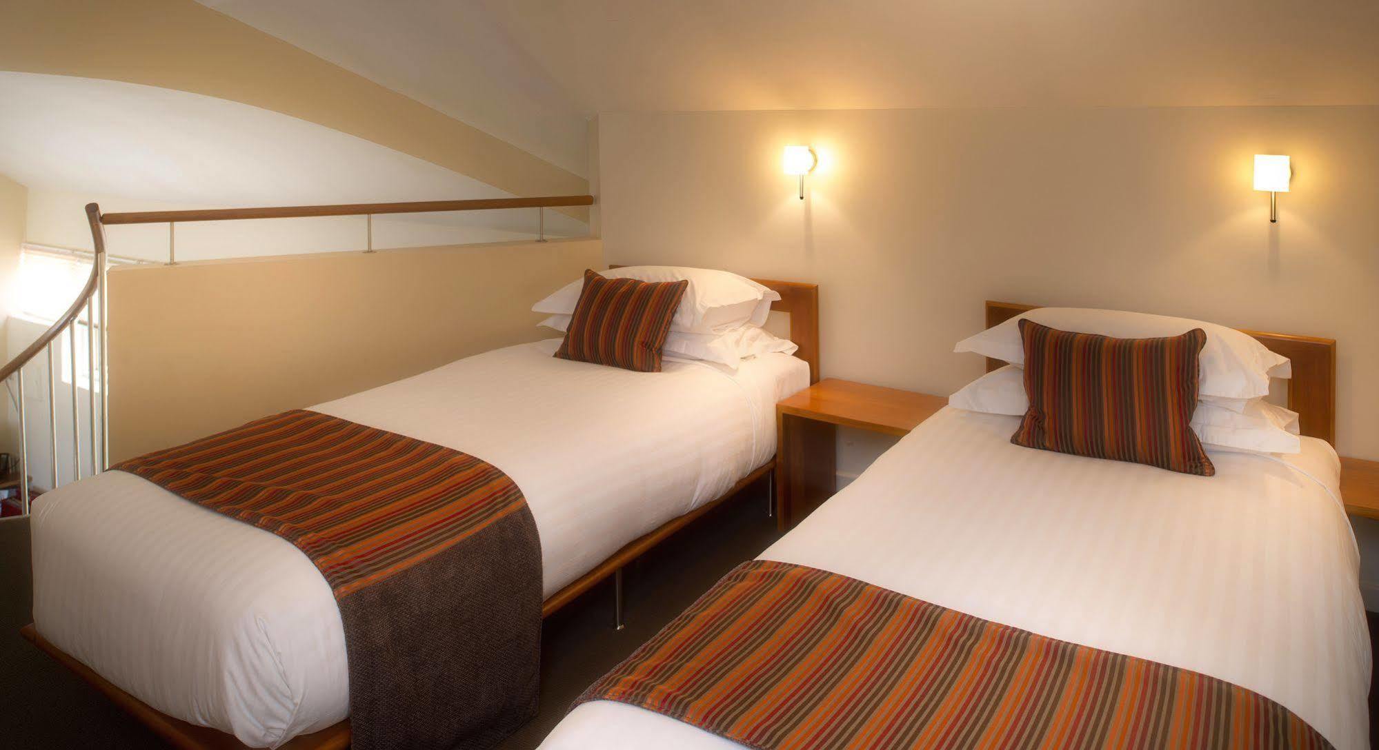 Twofourtwo Boutique Apartments Launceston Zewnętrze zdjęcie